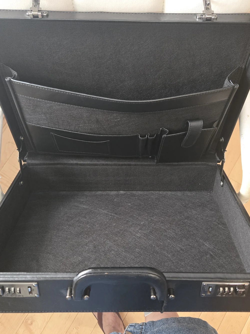 NWT Solo Black Briefcase Combo Lock organizer Inside